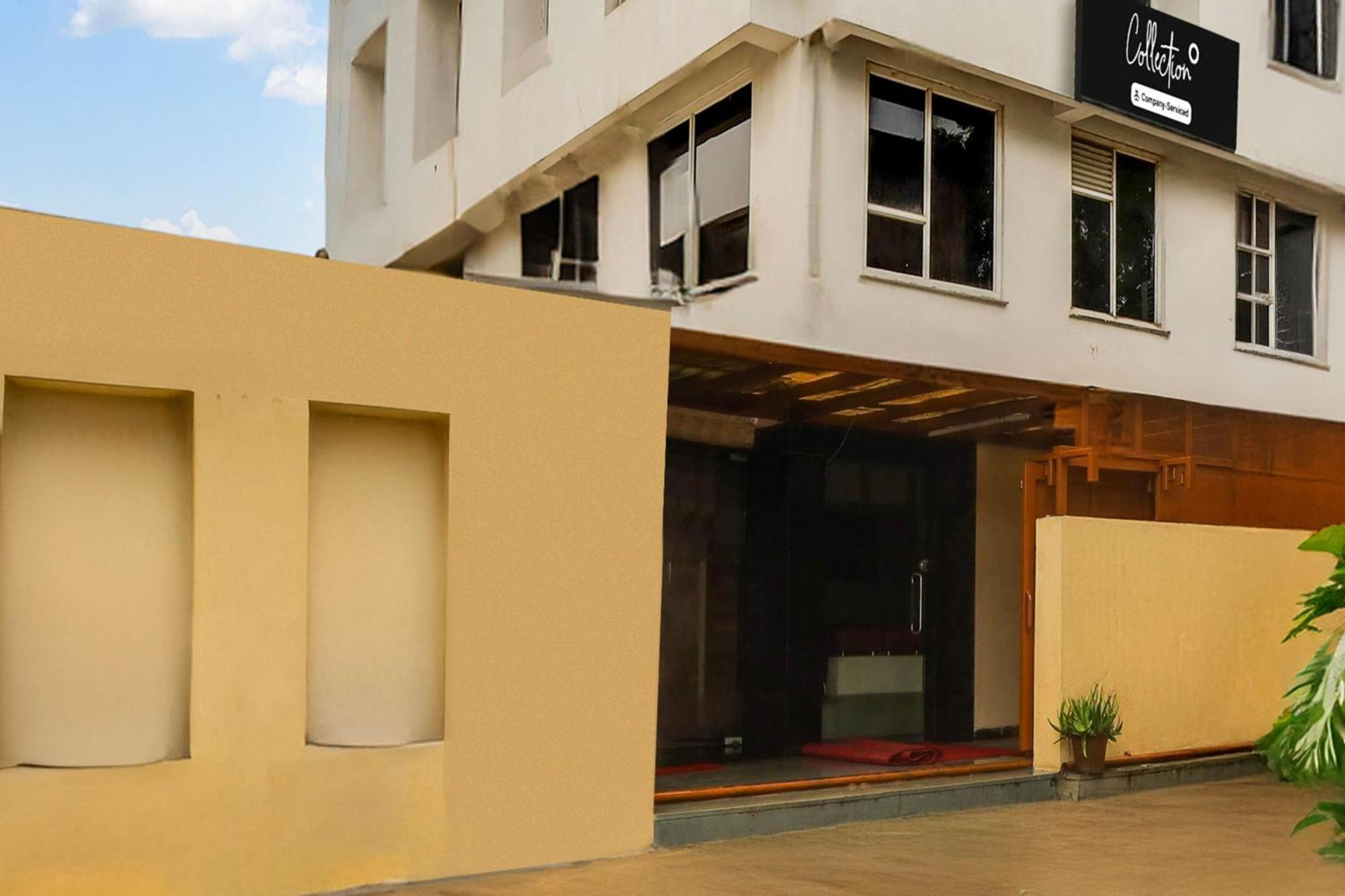 Super Collection O Ashram Road Near Sardar Bridge Formerly Hotel Apple Inn Ahmedabad Buitenkant foto